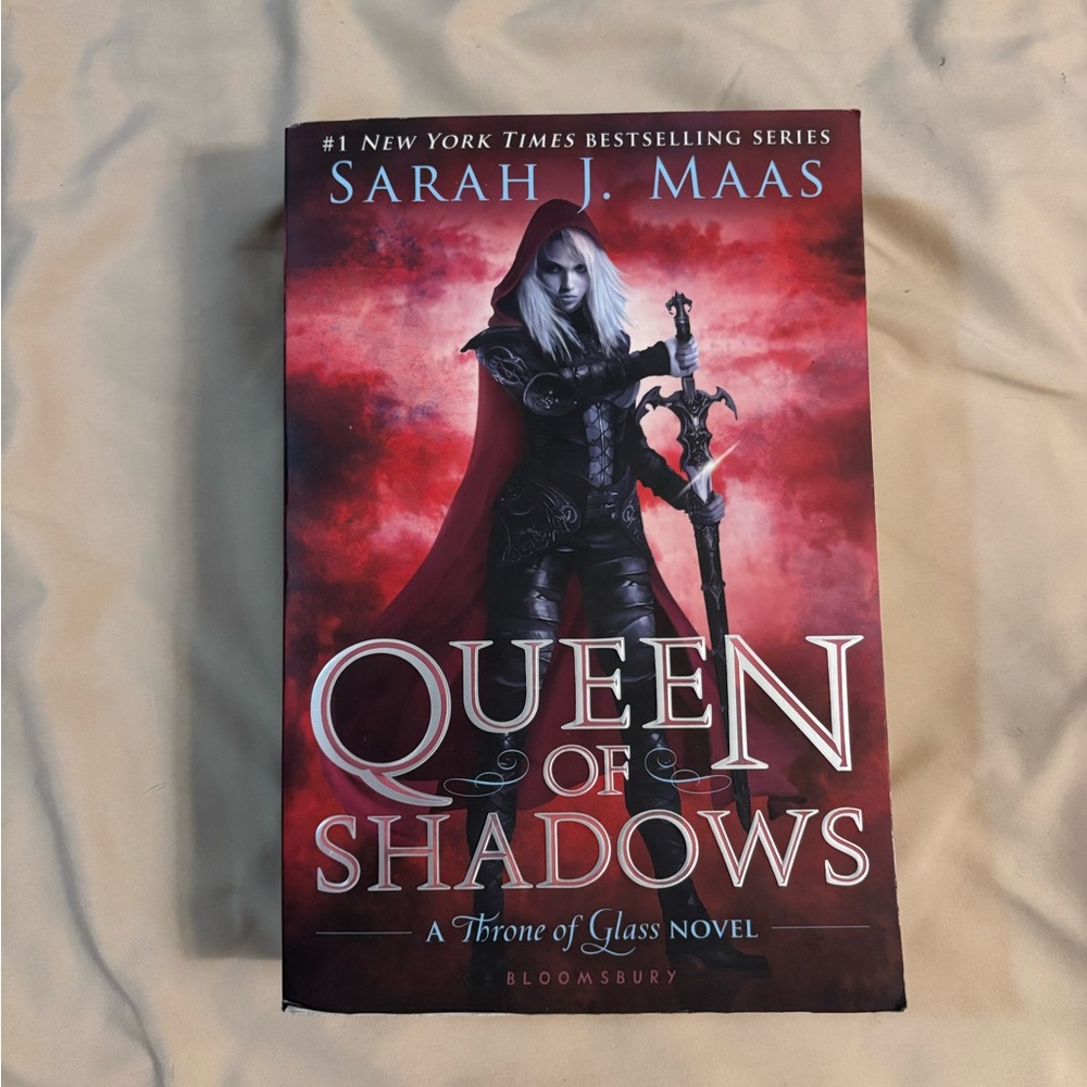 OOP Queen of Shadows Book by Sarah J. Maas